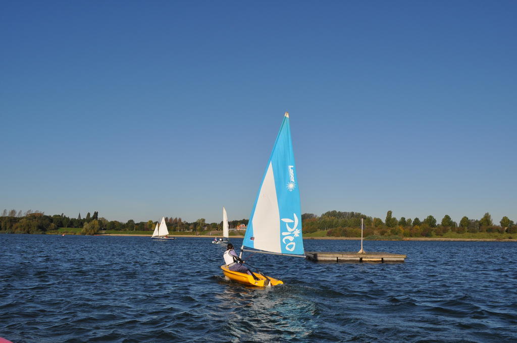 Thuiskomen, Genieten Aan Het Water Maaseik Camera foto