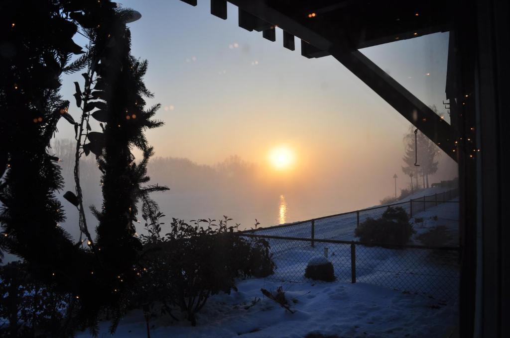 Thuiskomen, Genieten Aan Het Water Maaseik Esterno foto