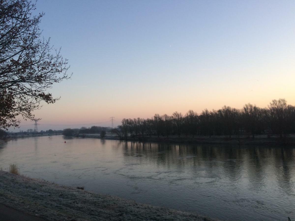 Thuiskomen, Genieten Aan Het Water Maaseik Esterno foto